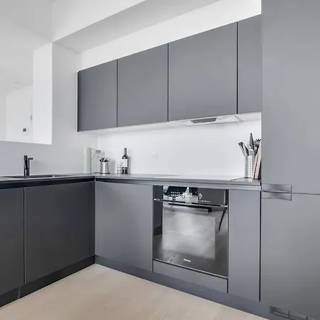 Beautiful And Modern One-bedroom *